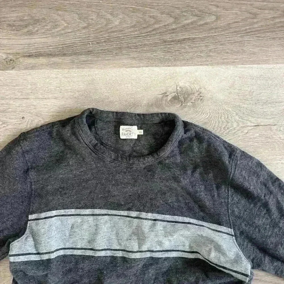 Faherty Cozy Sweater Size Medium - Picture 4 of 5